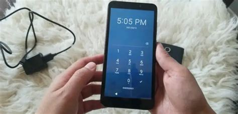 How to Unlock a UMX Assurance Wireless Phone (4。